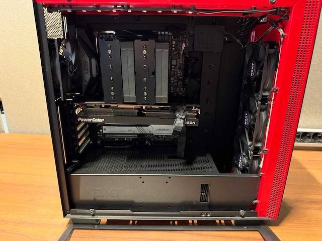 Gigabyte gaming desktop - afbeelding 8 van  8