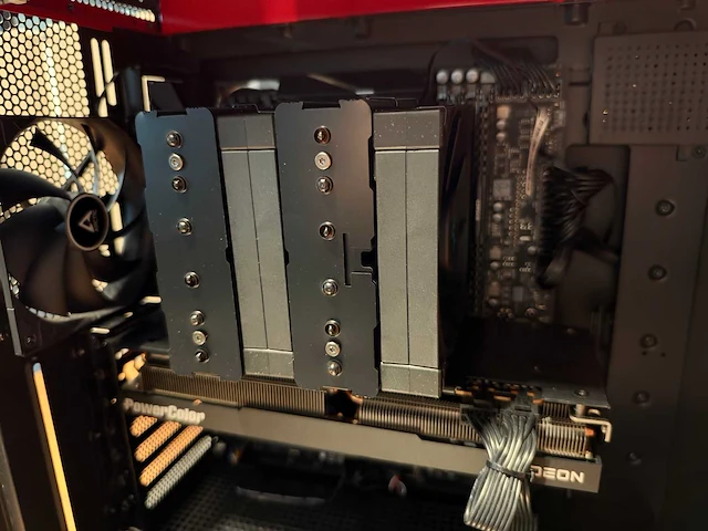 Gigabyte gaming desktop - afbeelding 3 van  8
