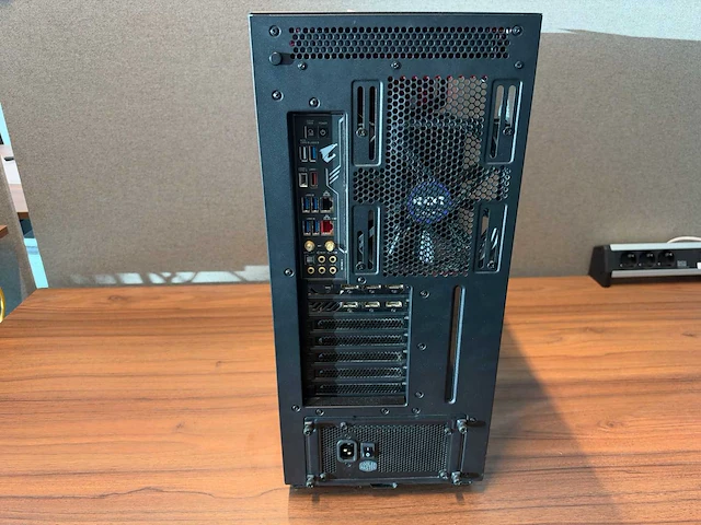 Gigabyte gaming desktop - afbeelding 2 van  7