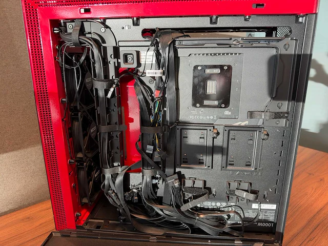 Gigabyte gaming desktop - afbeelding 3 van  7