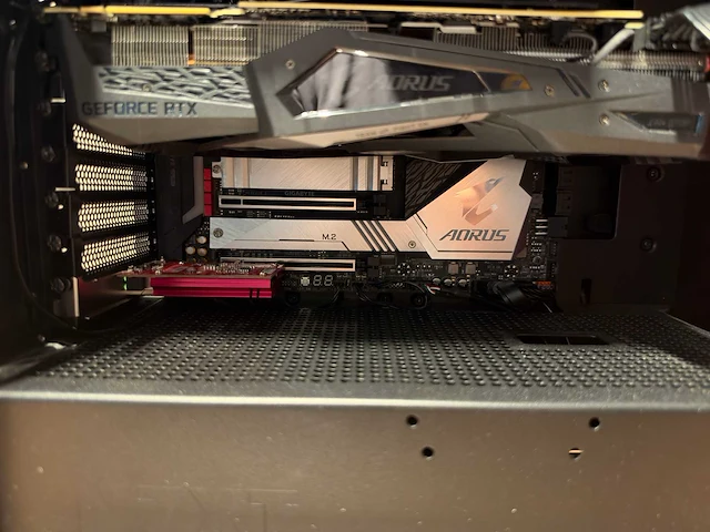 Gigabyte gaming desktop - afbeelding 6 van  8