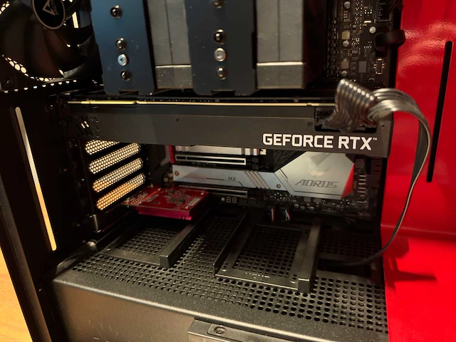 Gigabyte gaming desktop - afbeelding 2 van  3