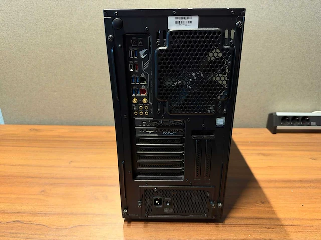 Gigabyte gaming desktop - afbeelding 9 van  11