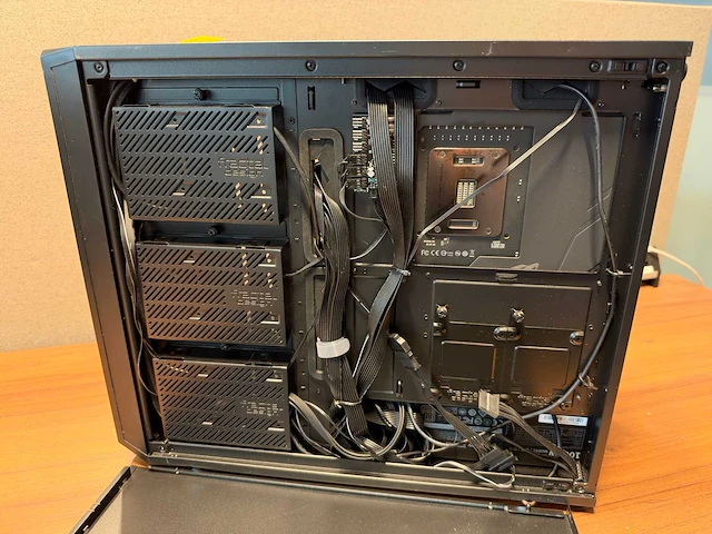 Gigabyte gaming desktop - afbeelding 10 van  11