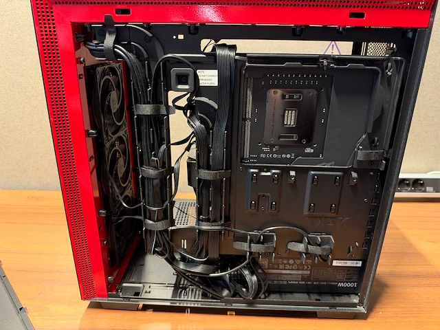 Gigabyte gaming desktop - afbeelding 3 van  8