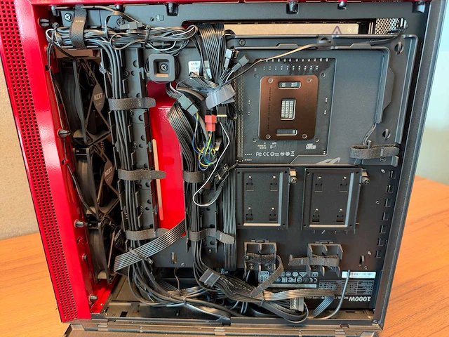 Gigabyte gaming desktop - afbeelding 3 van  8