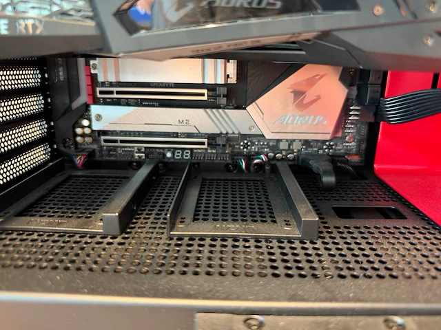 Gigabyte gaming desktop - afbeelding 7 van  8