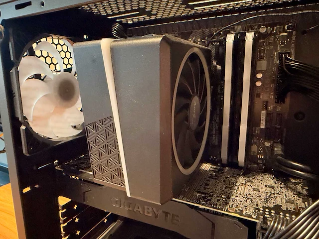 Gigabyte gaming desktop - afbeelding 6 van  9