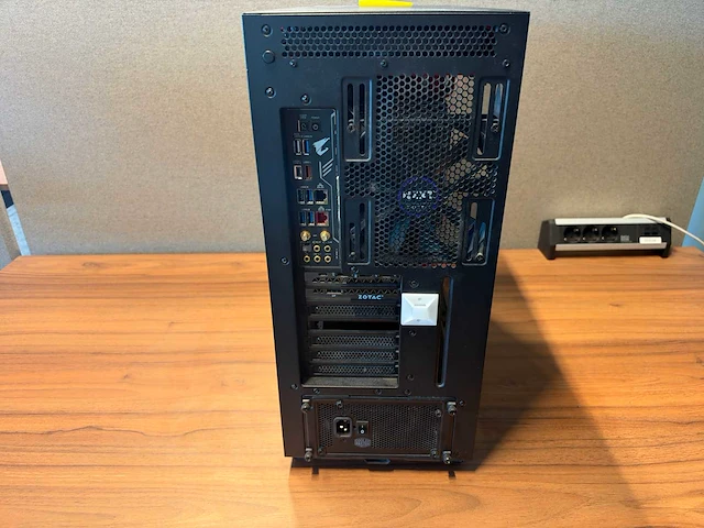 Gigabyte gaming desktop - afbeelding 2 van  9