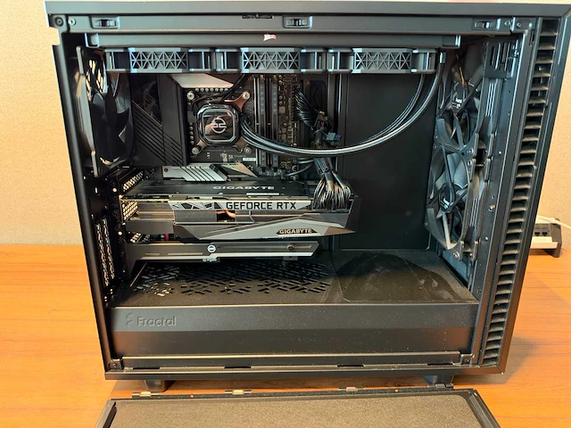 Gigabyte gaming desktop - afbeelding 4 van  8