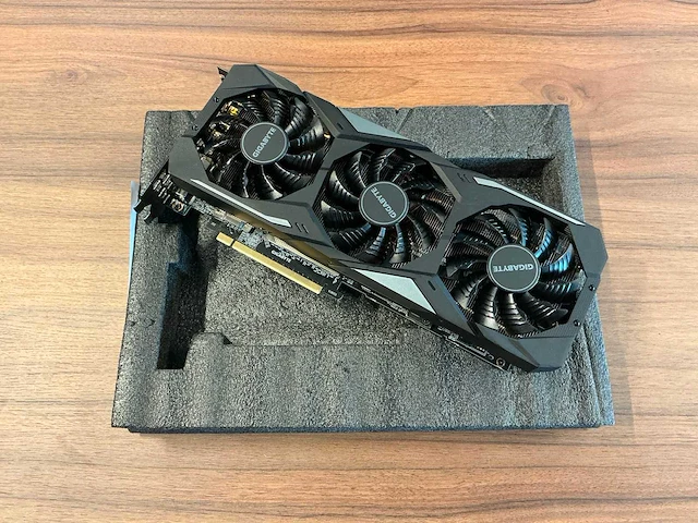 Gigabyte rtx2080ti grafische kaart - afbeelding 1 van  4