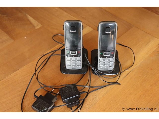 Gigaset incl. oplaadstation - 2 stuks - afbeelding 1 van  4