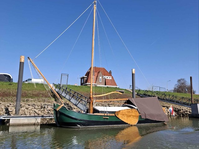 Gildetjalk - polyester - klassieke zeilboot - afbeelding 1 van  19