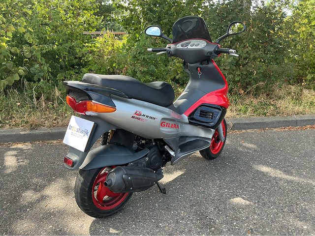Gilera - 1998 - scooter - runner 180 fxr - personenauto - afbeelding 8 van  12