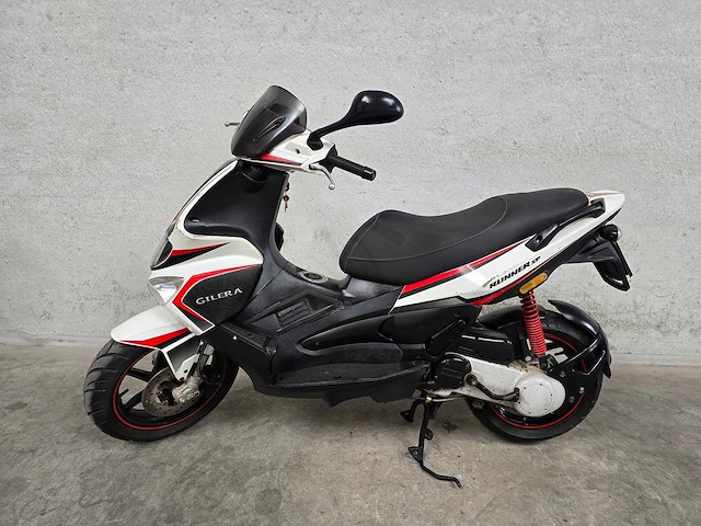 Gilera - bromscooter - runner sp - 2t 45km uitvoering d907nx - afbeelding 1 van  7