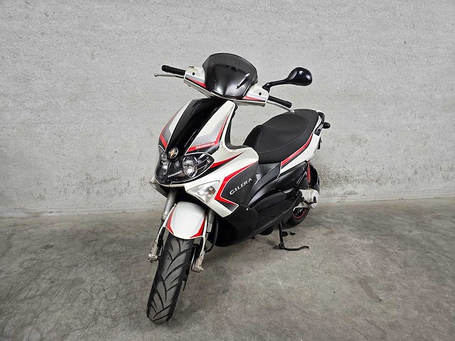 Gilera - bromscooter - runner sp - 2t 45km uitvoering d907nx - afbeelding 3 van  7