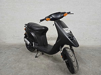 Gilera - snorscooter - typhoon - 2t 25km uitvoering 86fhx9 - afbeelding 4 van  7