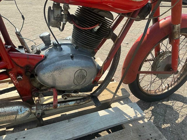 Gilera extra 124 giubileo motorfiets - afbeelding 10 van  18