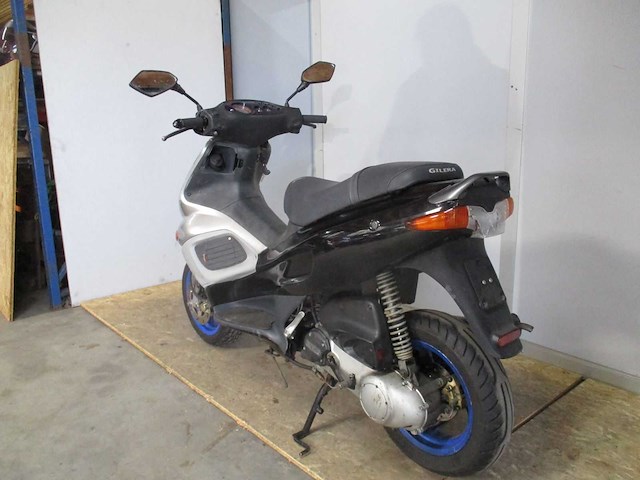 Gilera runner - bromscooter - dubbel disc 2 takt - scooter - afbeelding 1 van  11