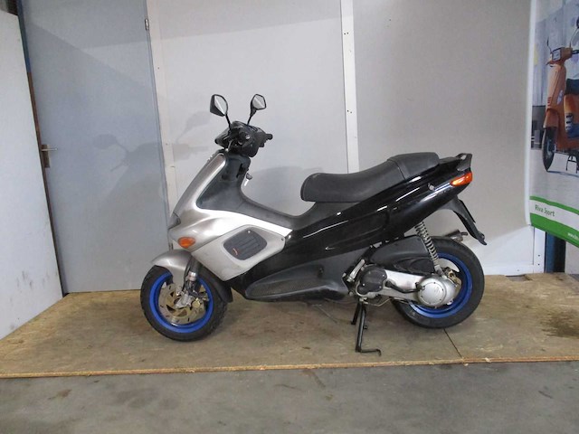 Gilera runner - bromscooter - dubbel disc 2 takt - scooter - afbeelding 5 van  11