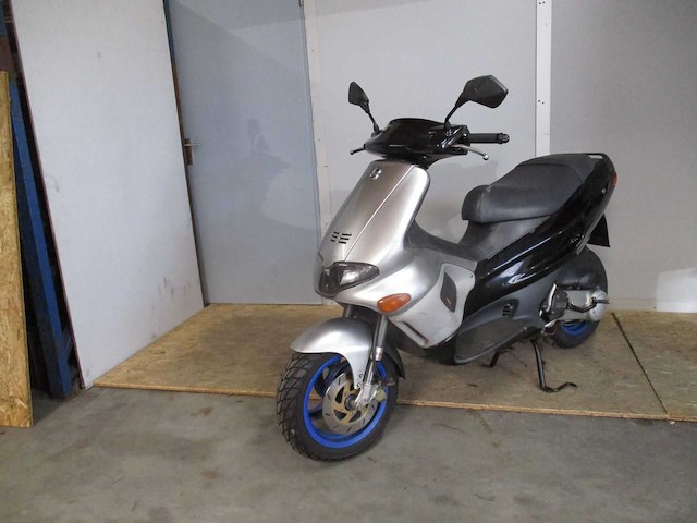 Gilera runner - bromscooter - dubbel disc 2 takt - scooter - afbeelding 2 van  11