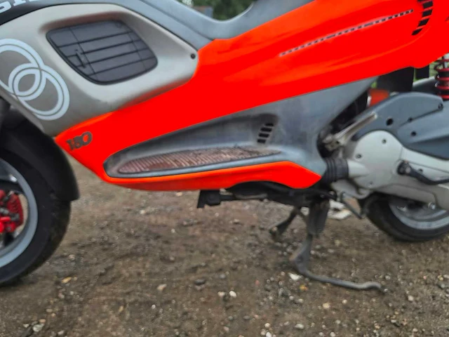 Gilera runner 180 fxr scooter - afbeelding 8 van  12