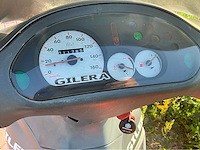 Gilera runner 180cc dd fluo rosso m08 op a2 motorscooter - afbeelding 2 van  15