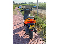 Gilera runner 180cc dd fluo rosso m08 op a2 motorscooter - afbeelding 11 van  15