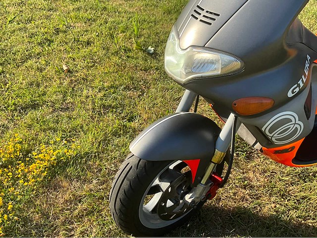 Gilera runner 180cc dd fluo rosso m08 op a2 motorscooter - afbeelding 2 van  13