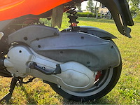 Gilera runner 180cc dd fluo rosso m08 op a2 motorscooter - afbeelding 10 van  13