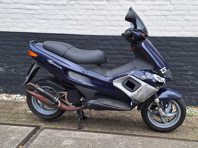 Gilera runner lc sd dark dream 45km bromscooter 2-takt - afbeelding 4 van  6
