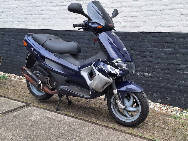 Gilera runner lc sd dark dream 45km bromscooter 2-takt - afbeelding 5 van  6