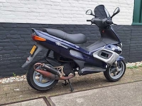 Gilera runner lc sd dark dream 45km bromscooter 2-takt - afbeelding 6 van  6