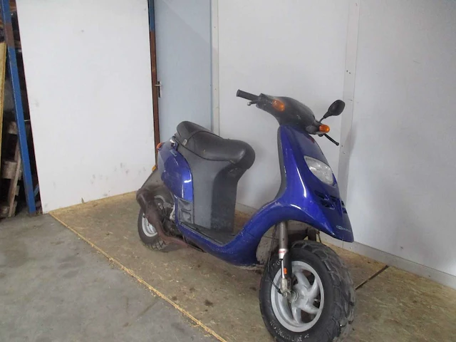 Gilera typhoon - bromscooter - xr 2 takt - scooter - afbeelding 7 van  11