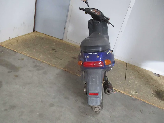 Gilera typhoon - bromscooter - xr 2 takt - scooter - afbeelding 10 van  11