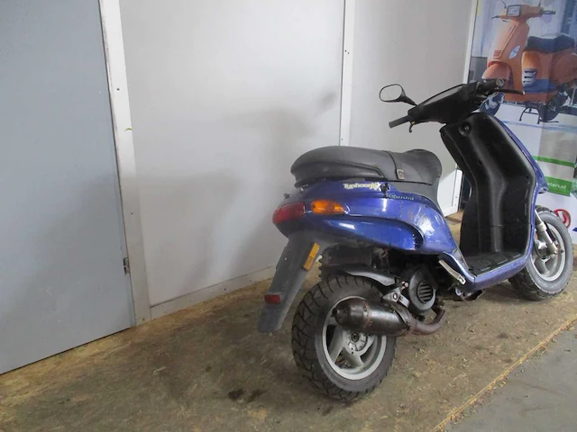 Gilera typhoon - bromscooter - xr 2 takt - scooter - afbeelding 9 van  11