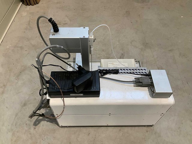Gilson - gx-241 autosampler - afbeelding 3 van  6