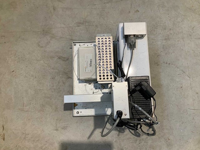 Gilson - gx-241 autosampler - afbeelding 4 van  6