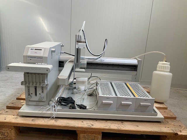 Gilson 215 - autosampler - afbeelding 1 van  8
