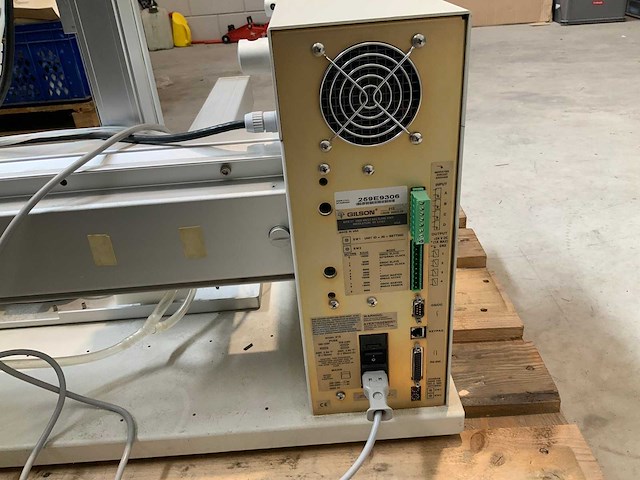 Gilson 215 - autosampler - afbeelding 4 van  4