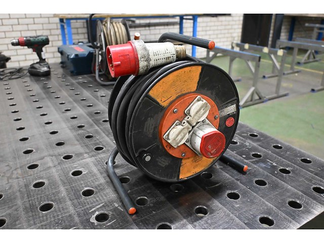 Gilze 25 meter 230v-380v-kabelhaspel - afbeelding 1 van  4