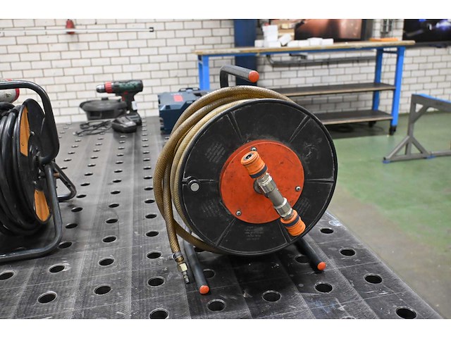 Gilze 50m pneumatische kabelhaspel - afbeelding 1 van  3