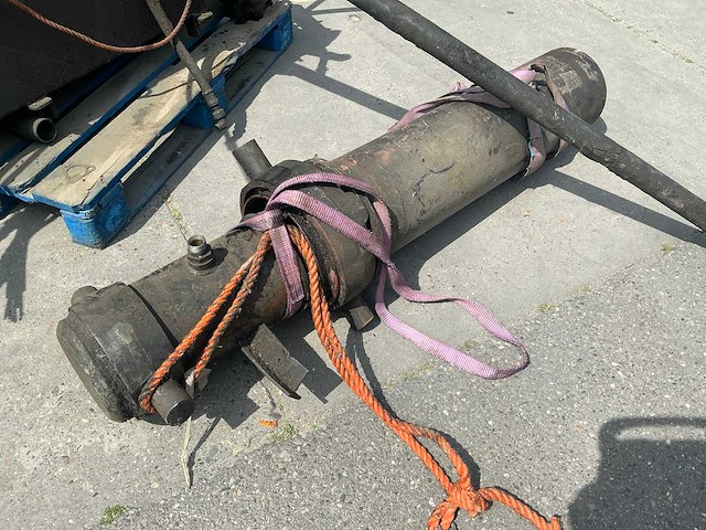 Ginaf 6x6 hydraulische kipcilinder - afbeelding 4 van  11