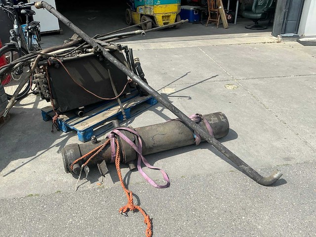 Ginaf 6x6 hydraulische kipcilinder - afbeelding 1 van  11