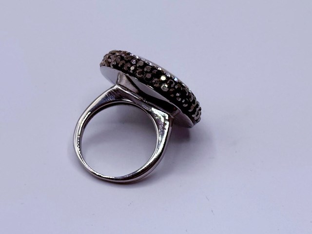 Gioielli dames ring - nieuw - stenen zijn geen natuurlijke diamanten - afbeelding 3 van  4