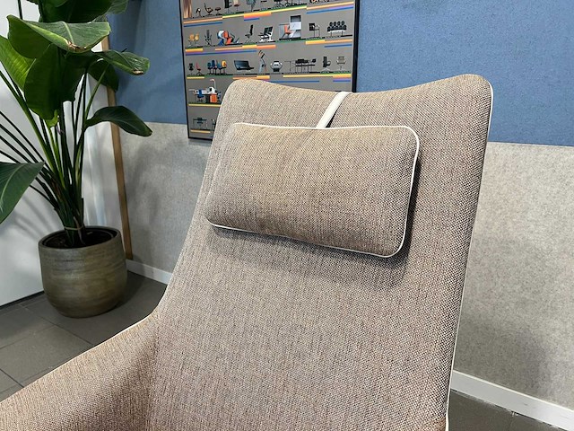 Giorgetti mobius wingchair fauteuil stof + hout - afbeelding 8 van  10