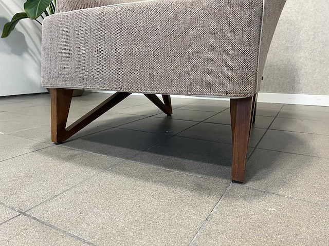 Giorgetti mobius wingchair fauteuil stof + hout - afbeelding 9 van  10
