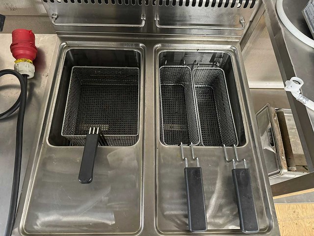Giorik - dubbel frituur - friteuse - afbeelding 3 van  3