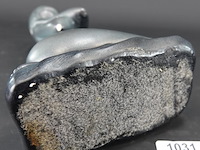 Gipsen beeld van zittend meisje - afbeelding 5 van  5