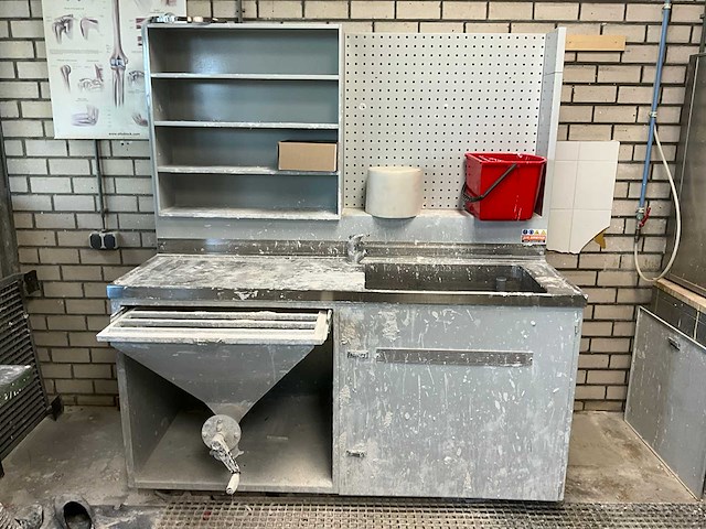 Gipstafel 180x80x200cm v.v. wasbak, gipsopslag met schroeftap - afbeelding 1 van  5